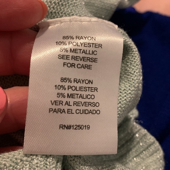 Joseph A. Light Green Shimmery Sweater Size Medium - Picture 4 of 8